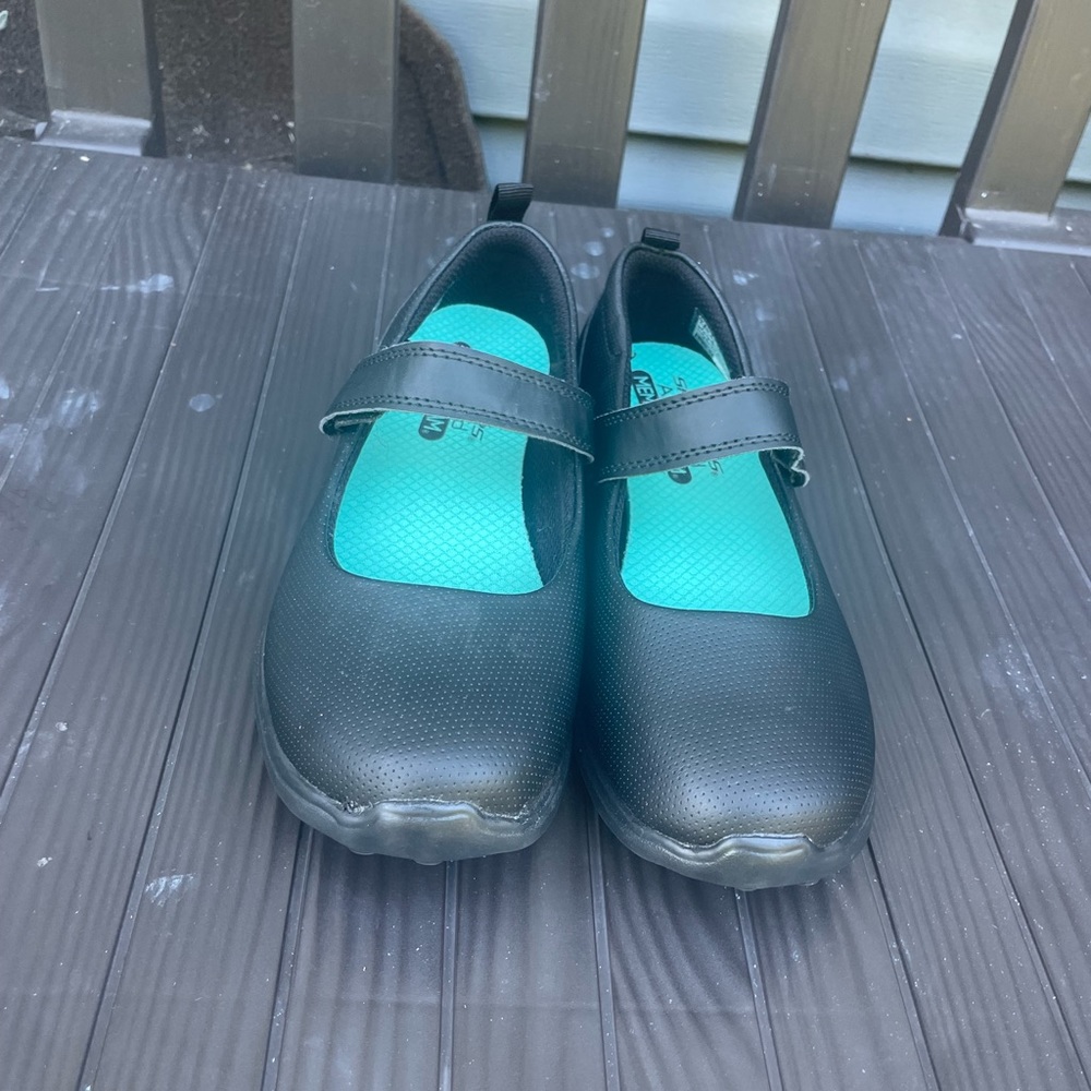 Sketchers slip on memory foam ‘black’